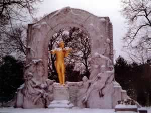 奥地利作曲家小约翰·施特劳斯诞辰(转自：历史上的今天。com)